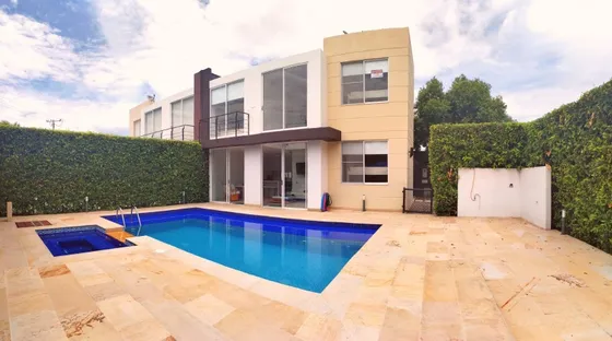 Hermosa Casa Campestre Con Piscina Privada En Condominio. 