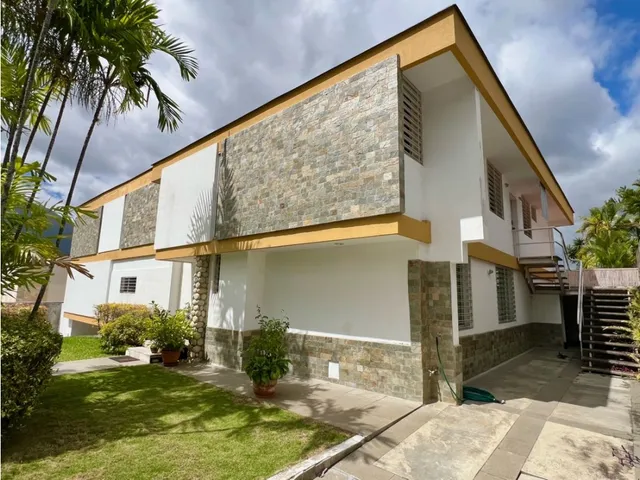 En Alquiler Casa En Lomas Del Mirador. Baruta - Caracas