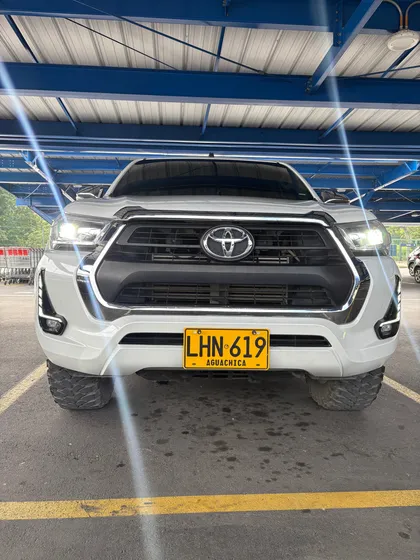 Toyota Hilux 2.4 Diésel 4x4 Aut