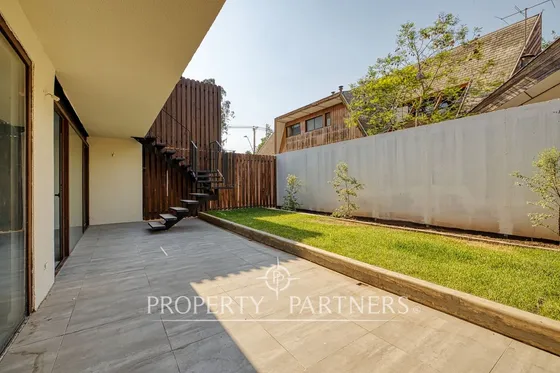 Cómodo Townhouse, Con Excelente Ubicación 