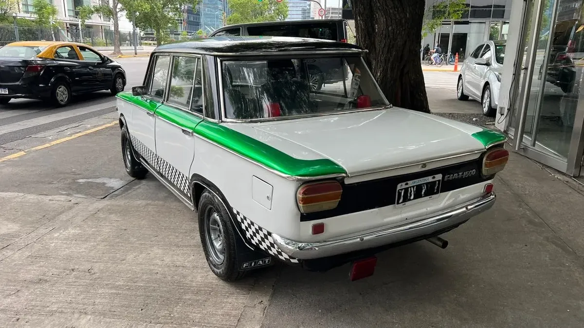Fiat 1500 1.5512474727497093123
