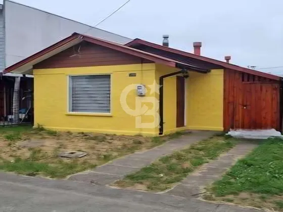 Casa Renovada En Mirasur , 2d/1b, Frente A Plazoleta