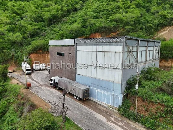 Edificio Industrial En Venta Urb. Mampote, Guarenas. 24-27067 Yf.