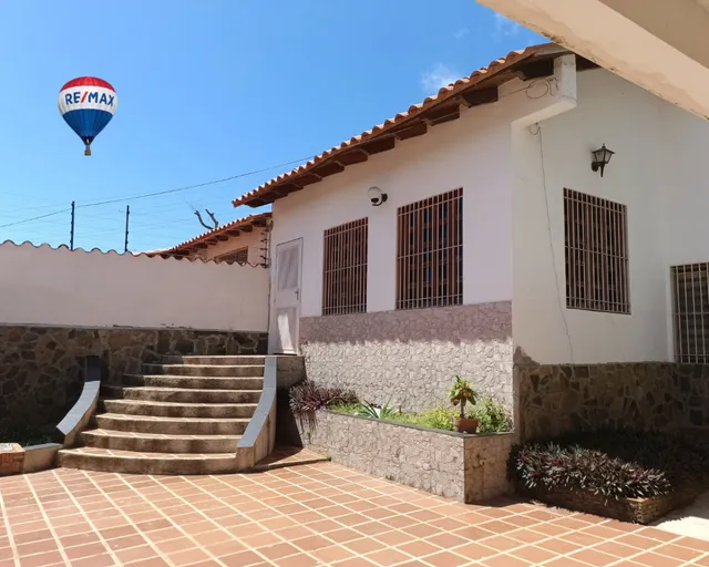 Casa En El Valle Del Espiritu Santo, Cerca De Centro Comercial Ecocenter, Con Vista Montañosa Y Con Zona Residencial