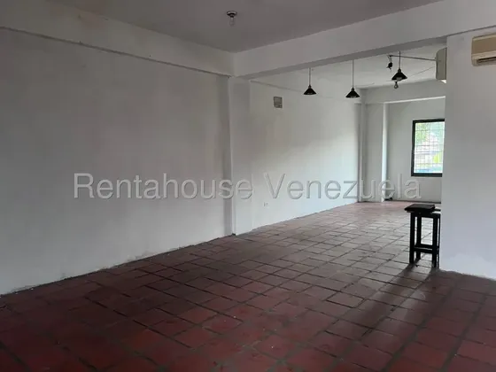 Jip 25-9568. Rent-a-house Alquila Local Comercial De 55 Mts2, 1 Baño, 1 P/e, Con Aire Acondicionado. Centro Comercial La Hacienda, La Victoria