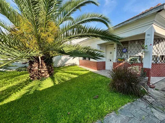 Casa En Venta En Lomas De Zamora Jardin Y Cochera