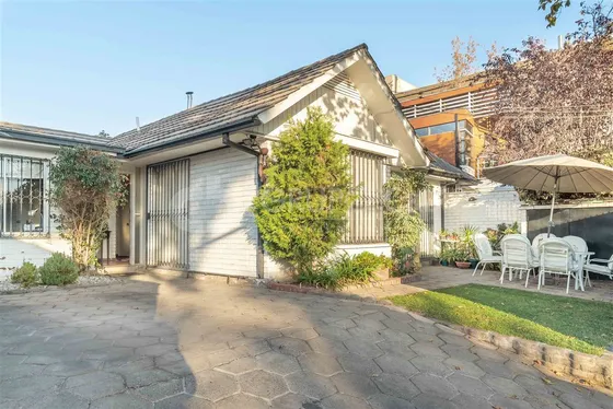 Casa En Venta De 4 Dorm. En Las Condes