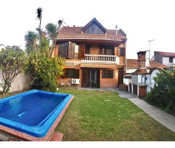 Casa 5 Ambientes Con Pileta - Banfield Este