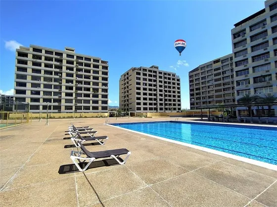 Apartamento En Urbanización Maneiro, Conjunto Residencial Los Geranios, Con Zona Residencial Y Con Piscina