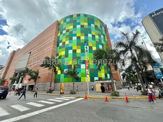 Local De Oportunidad En Venta, Sambil La Candelaria