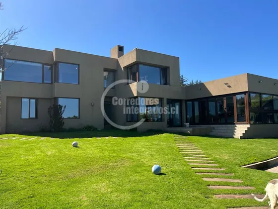 Casa En Venta De 6 Dorm. En Santo Domingo