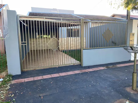 Casa 3 Quartos Com 2 Banheiros