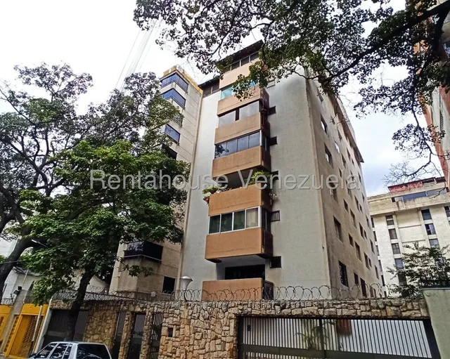 Apto En Venta La Campiña Ch Mls #25-3457 Se Vende Amplio, Ventilado E Iluminado Apartamento De 106 Mts2, Calle Poco Transitada En La Campiña, Para Actualizar A Su Gusto.