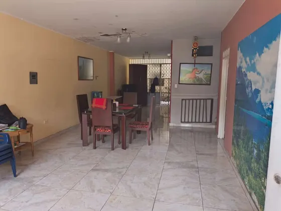 Casa De Tres Pisos En Venta Barrio Las Delicias Cali Valle Colombia