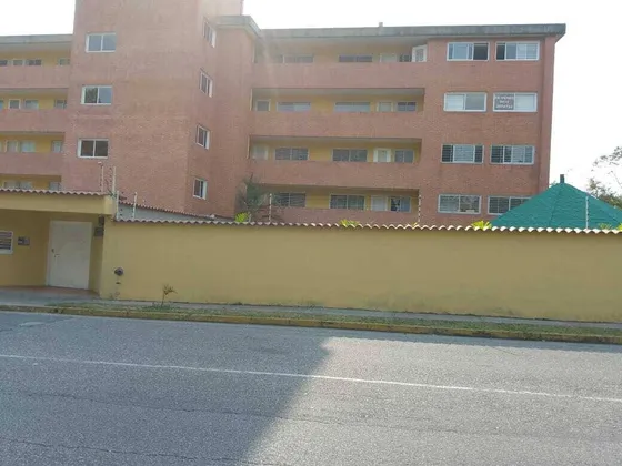 Apto En Llano Alto, Carrizal (sector Los Alcores), Piso Bajo