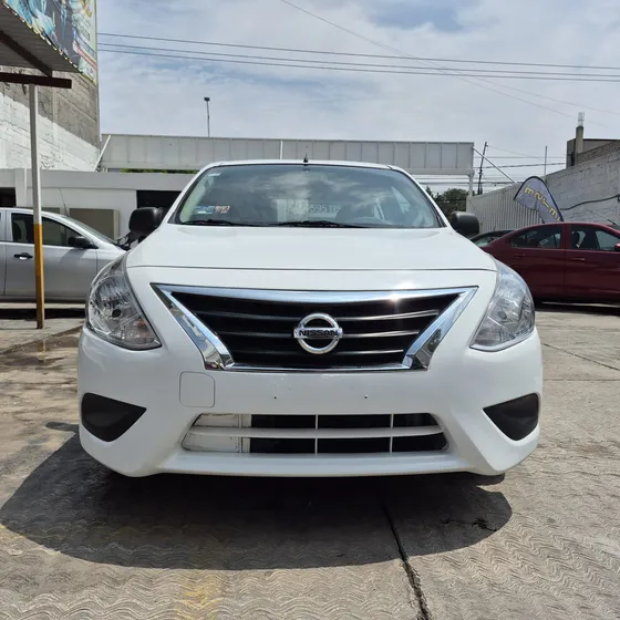 Nissan Versa 1.6 Drive Mt