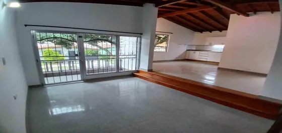  Casa En Arriendo Ubicada En Medellín Sector Belen Rosales (27460).