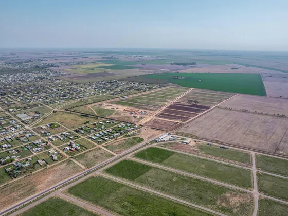 Barrio Cerrado Con Terrenos De 600m² A 800m² Y Amenities En Funes