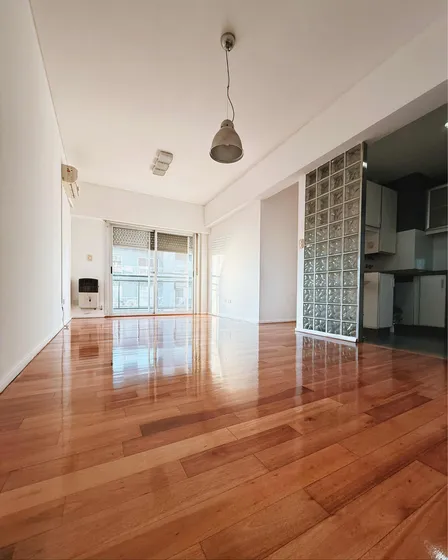 Departamento 3 Ambientes Con Balcón Y Cochera