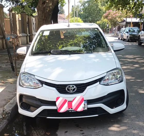 Toyota Etios 1.5 Sedan X