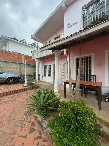 Amplia Casa En Colinas De Carrizal De 3 Hab Y Baño, Cocina Para Remodelar Mas 2 Anexos De 1 Habitacion, Sala Comedor/cocina, Baño Y Areas Verdes, Comodo Estacionamiento Para 9 Autos