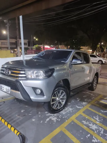 Toyota Hilux 2.7 Srv Cab. Dupla 4x2 Flex Aut. 4p