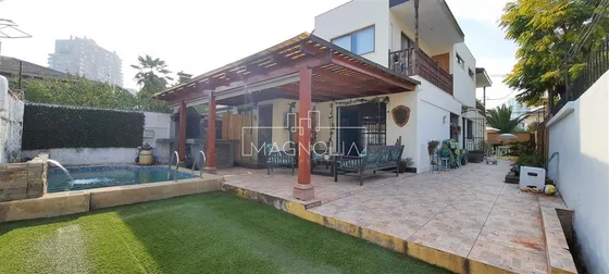 Casa En Arriendo De 4 Dorm. En Las Condes