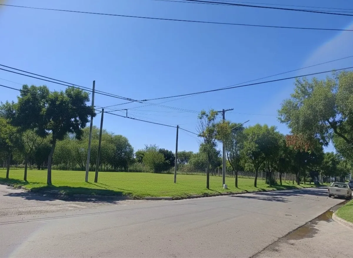 20 x 25 Meter Plot in Lisandro de la Torre and Colón