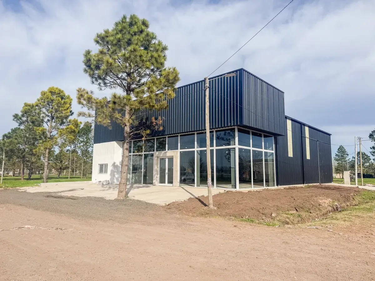 Salón Comercial En Alquiler En Tierra De Sueños 1, Roldán