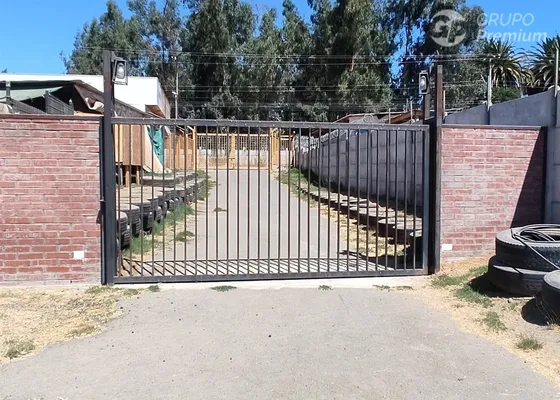 Casa De 285 Metros En Avenida Anselmo Alarcon De Melipilla
