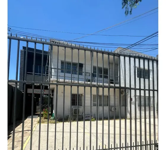 Casa Ampliada En Excelente Sector Comercial De Providencia