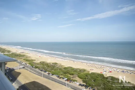 Le Parc Punta Del Este, Torre De Categoría Frente Al Mar. Departamento De 2 Dormitorios En Suite