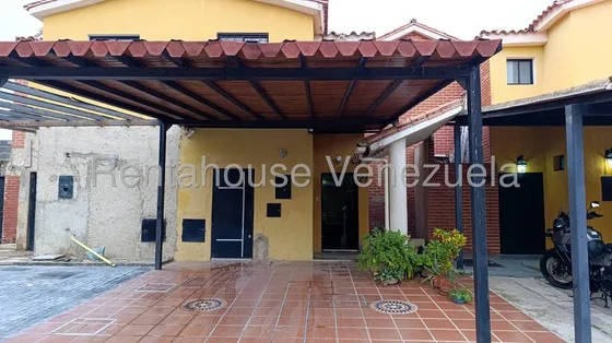 Townhouse  Venta Valencia Carabobo Leida Falcon Lf-258999