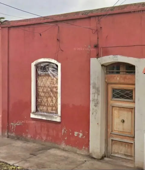 Se Vende Derechos De Esta Casa Con Excelente Conectividad