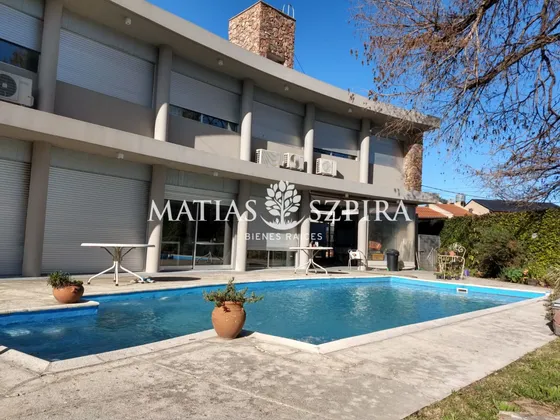Espectacular Casa En Venta 5 Ambientes Castelar Norte
