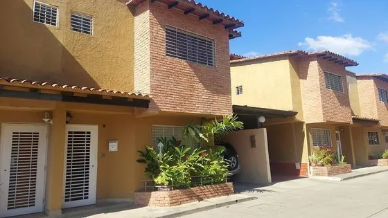 Meb Venta Townhouse Conjunto Guayabal Country Naguanagua 287371