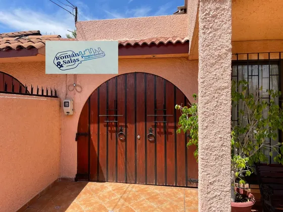 Se Vende Villa Campus, Macul, 4d 3b + Pyb Serv  3 E