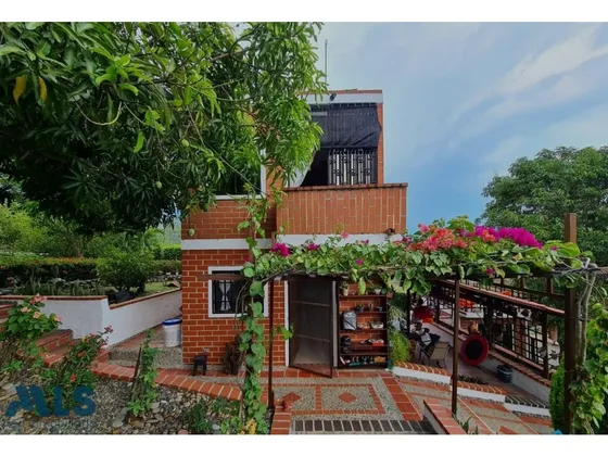 Descanso Y Naturaleza En Santa Fe De Antioquia(mls#245215)