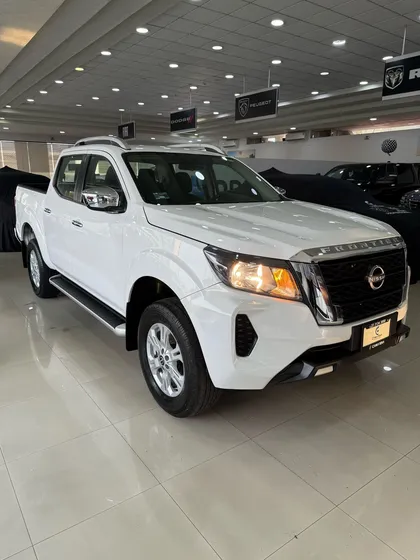 Nissan Np300 Frontier Le Tm