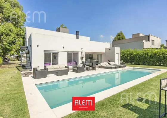 Casa En Venta En Don Joaquin, Canning
