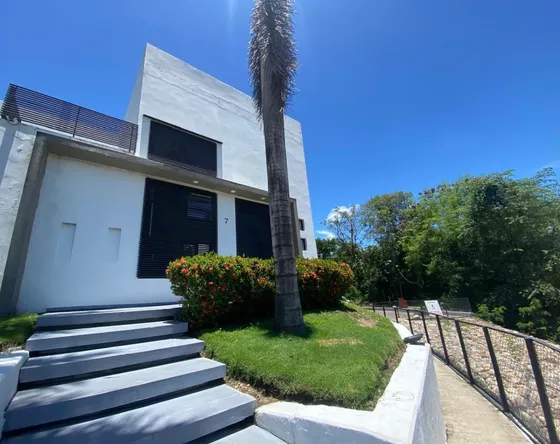 Vendo Casa Esquinera, Equipada Y Amoblada Lagos Del Penon