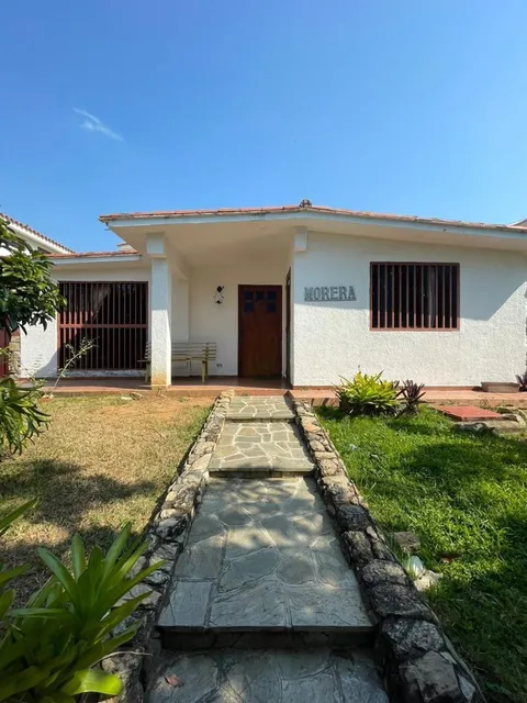 Casa En La Viña Ubicada En Calle Cerrada Ideal Para Remodelar Actualizar Jose Felix