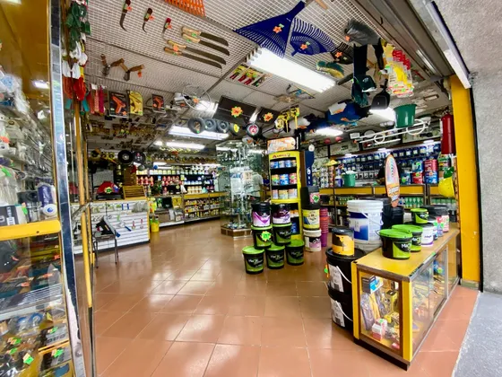 Venta Ferretería Fondo De Comercio En Los Chaguaramos 300 M2 Acropolis