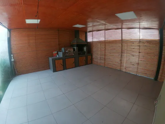 Excelente Oportunidad Casa Amplia, Aislada, Excelente Estado