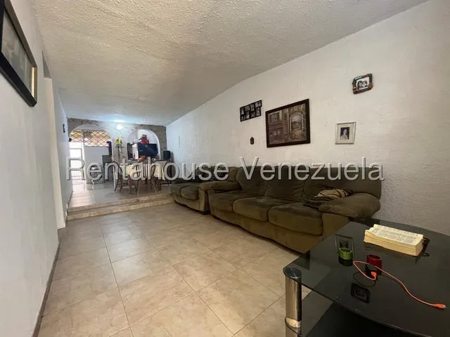 Maribel Morillo Asesor Inmobiliario De Rentahouse Vende Espaciosa Casa De 7 Habitaciones Y 4 Baños, Ubicada En Conjunto Privado Por La Mercedes Cabudare  Lara