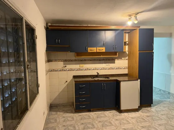 Alquilo Casa De Dos Dormitorios Dentro De Un Complejo