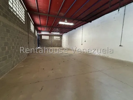 Denymar Alquila Galpon, Al Oeste De La Ciudad, Ofreciéndote Un Área De 300mts2 De Construcción Distribuida En 2 Ofc, Baño, Vig 24.7, Agua Fluida, Luz 110, 220 Y Trifásica Y Otros Pluss. B578b7 