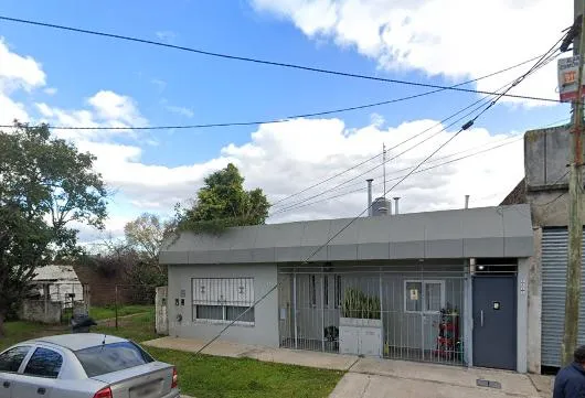 Casa En Venta - 3 Dormitorios 1 Baño - 120mts2 - Morón