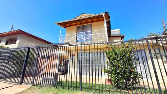 Amplia Y Linda Casa En Sector Residencial. Metro Trinidad.