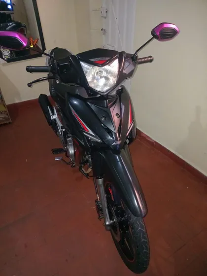 Akt Flex 125 Única Dueña,pocos Kilómetro,negra Con Rojo